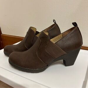 Croft & Barrow Ortholite Women’s Slip On Maid Brown Heeled Boots Size 7.5